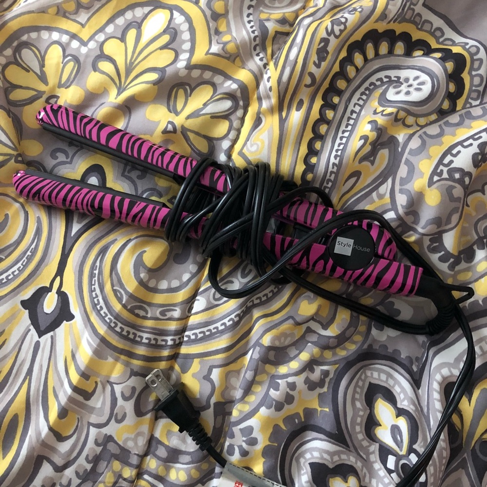 Flat iron basically new!!!